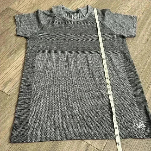 Ryka | Grey fit seamless fitness t-shirt - Picture 7 of 9